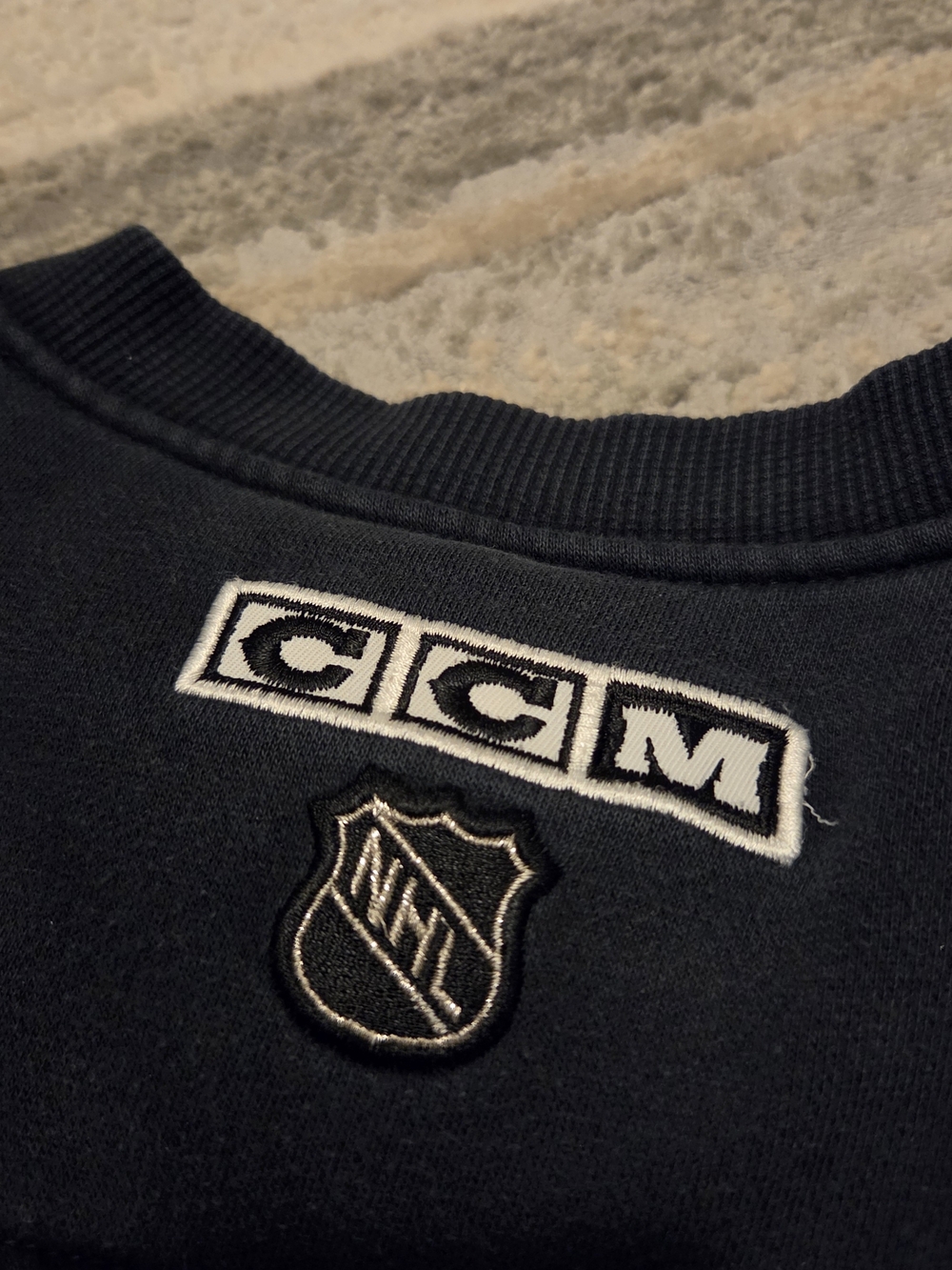 Vintage CCM New Jersey Devils Black Graphic Hockey Sweatshirt - Picture 5 of 5
